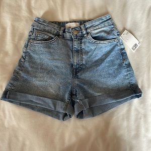 H&M mom Jean shorts